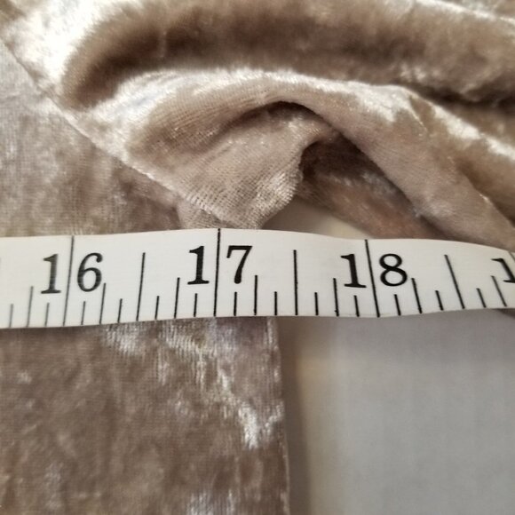 Camille & Co Small Taupe Top Shimmer Velvet - Picture 3 of 6